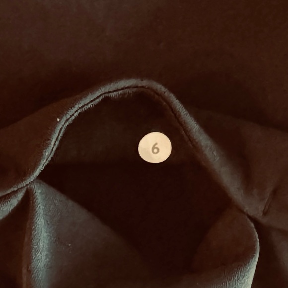 Lululemon Serene Tight Size 6 in Black - Picture 12 of 13